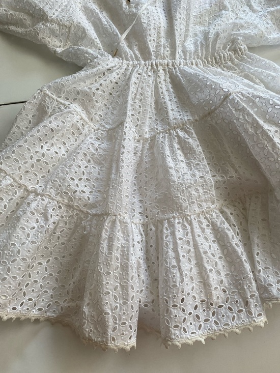 Girls' White Eyelet Puff-Sleeve Dress - Picture 7 of 17